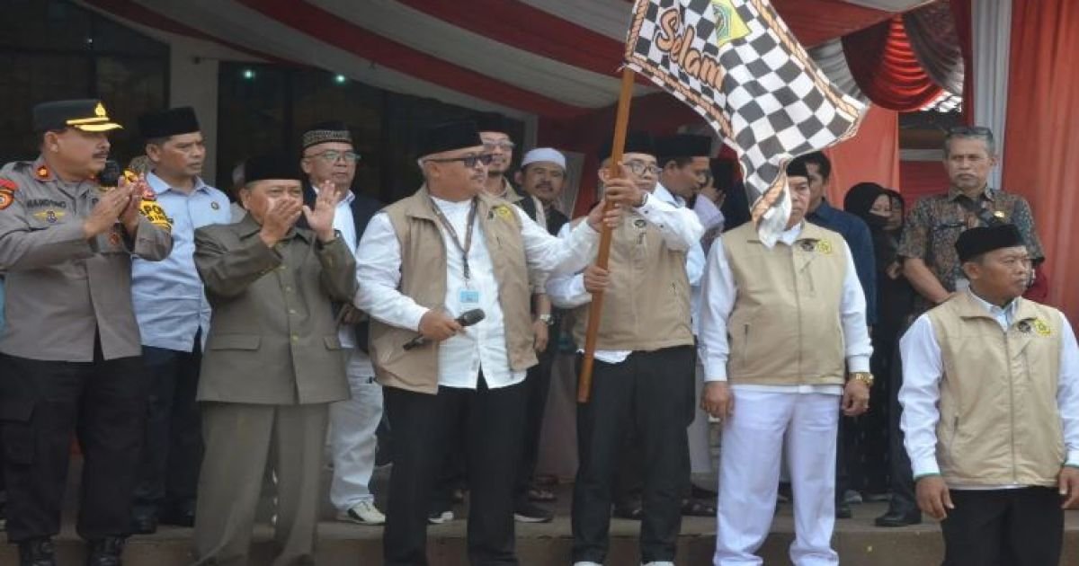 Pemkab Bogor Berangkatkan 439 Jamaah Haji Kloter 14, Rudy Susmanto Titip Doa untuk Daerah