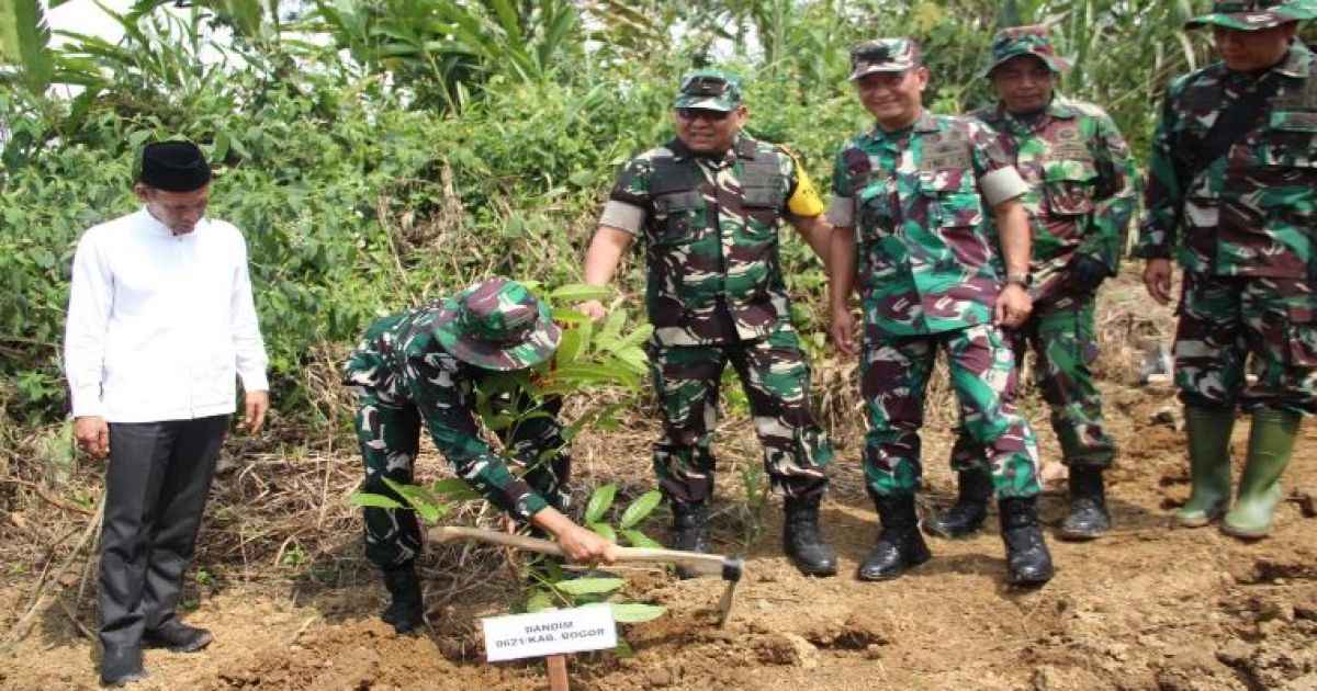 Hadiri Wasev TMMD ke-128, Jaro Ade Dorong Percepatan Pembangunan Desa di Cigudeg