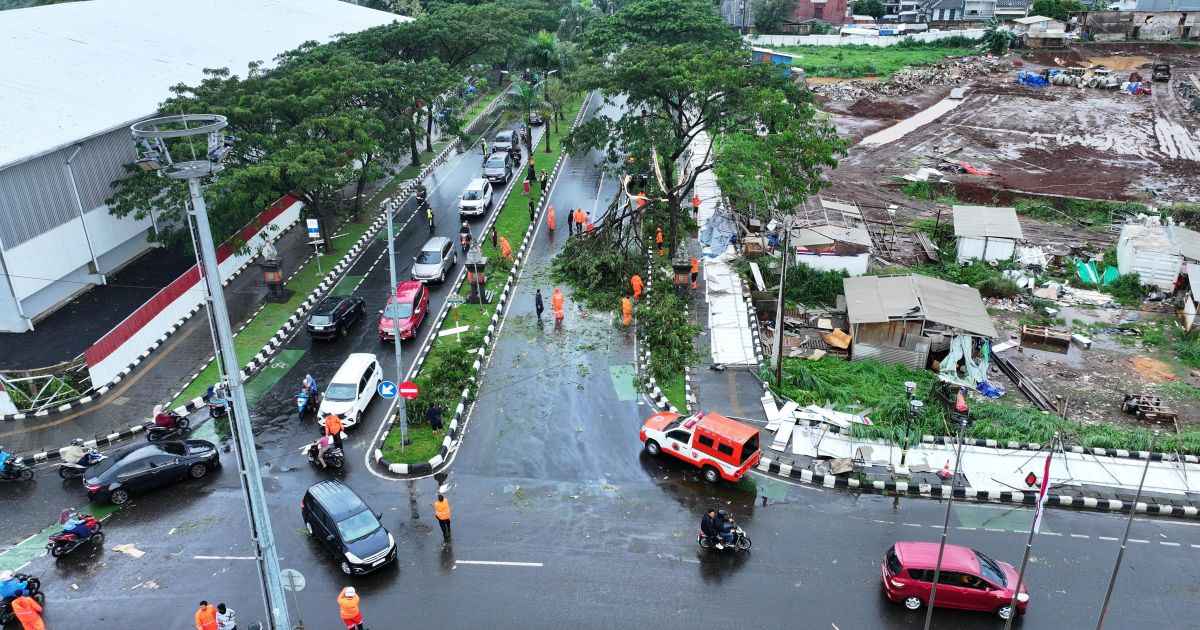 Dua Hari Dilanda Cuaca Ekstrem, Bupati Bogor Pimpin Langsung Penanganan di Lapangan