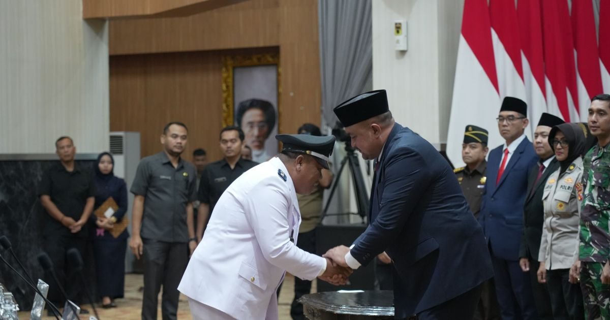 Bupati Bogor Rudy Susmanto Lantik Kades Gunung Picung PAW, Siap Lanjutkan Masa Jabatan Hingga 2027