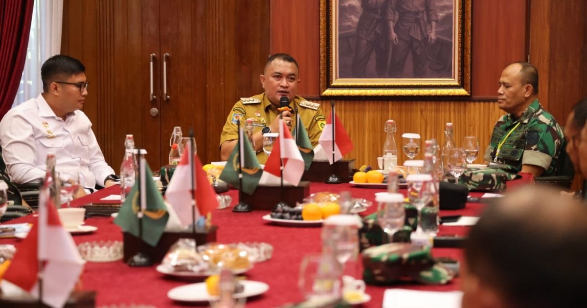 Ketua DPRD Bogor Sastra Winara Sambut Perwira Seskoad, Tegaskan Pentingnya Sinergi TNI-Polri dan Pemda