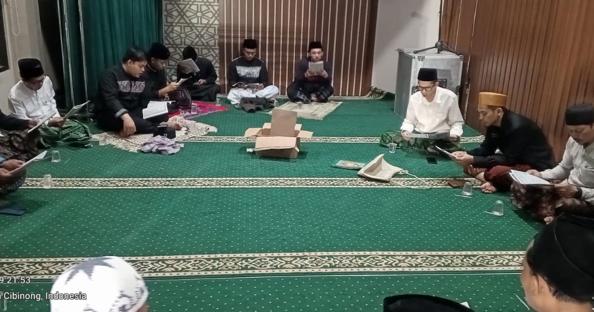 KH Achmad Yaudin Sogir Pimpin Khatam Al-Qur’an di DPRD Kabupaten Bogor, Doakan Presiden Prabowo dan Bupati Rudy Susmanto