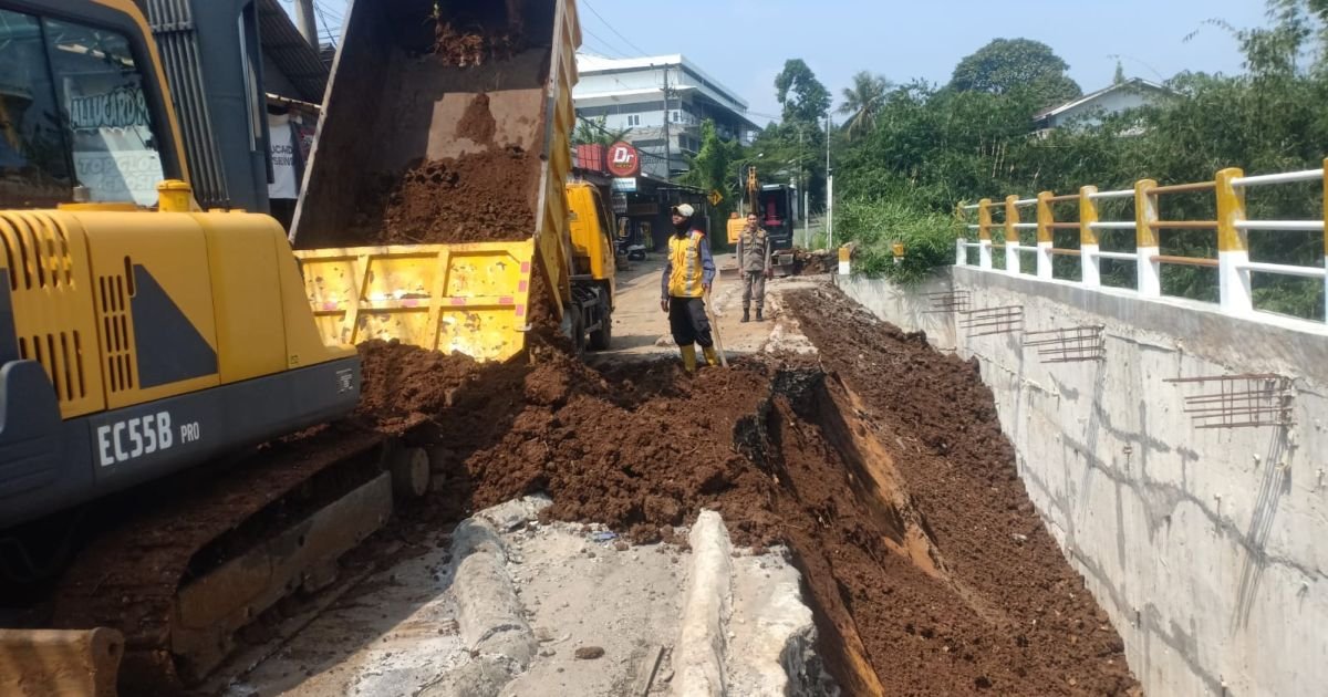 Rudy Susmanto Dorong Penanganan Cepat, Akses Jalan Cikampak–Gunung Bunder Dikebut