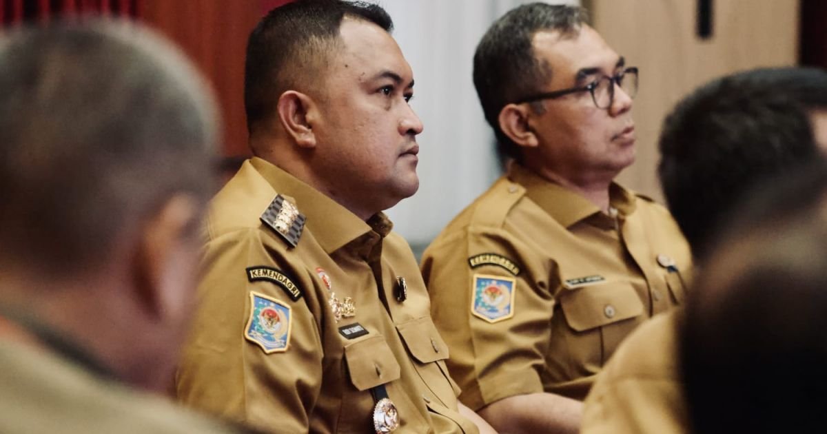 Bupati Bogor, Rudy Susmanto, memimpin Rapat Evaluasi Indikator Kinerja Utama (IKU) bersama Badan Pusat Statistik (BPS) dan jajaran Pemerintah Kabupaten Bogor, Senin (8/6/2026).