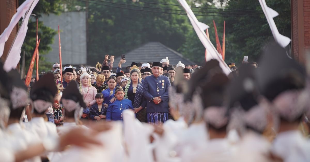 Rudy Susmanto Ajak Warga Lestarikan Budaya di Helaran Mapag Pajajaran Anyar HJB ke-544