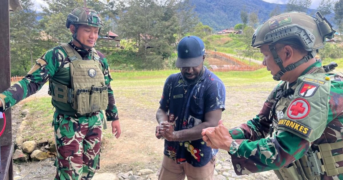 Satgas Yonif 700/WYC Gelar Penyuluhan Kesehatan di Distrik Gome: Ajarkan Cuci Tangan yang Benar untuk Cegah Penyakit