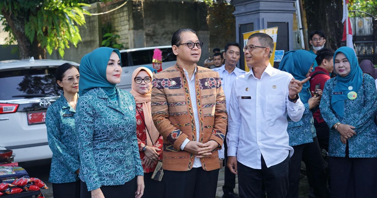 Pemkot Bogor Apresiasi Generasi Emas Merah Putih dan Petugas Pengibar Bendera di Tugu Kujang