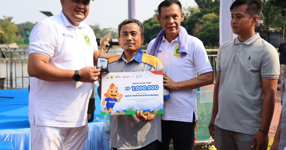 Pemkab???DPRD Bogor Gerak Cepat Lindungi Lahan Produktif dengan Bantuan Ekskavator